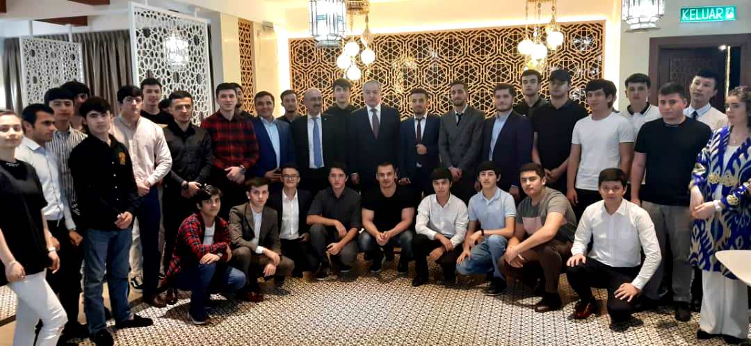 Meeting of the Minister of Foreign Affairs with Tajik students in Malaysia