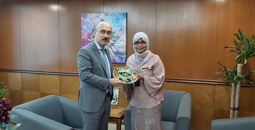 Meeting of the Ambassador with the Undersecretary of Multilateral Economics and Environment Division of  the Ministry of Foreign Affairs of Malaysia