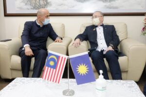 Meeting of the Ambassador of the Republic of Tajikistan H.E. Ardasher  Qodiri with the Minister of Transport of Malaysia Datuk Seri Ir. Dr.  Wee Ka Siong