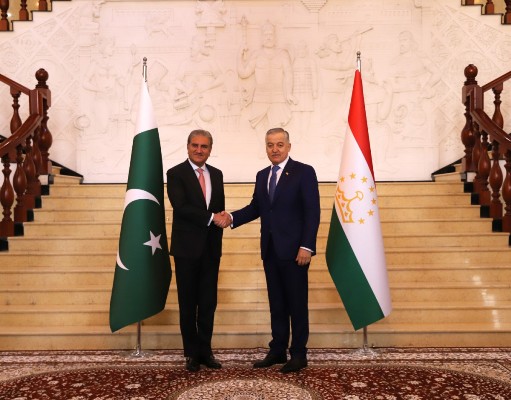 Tajik and Pakistani FMs Hold Bilateral Meeting