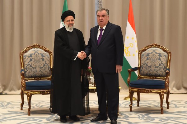 Emomali Rahmon Meets President Ebrahim Raisi of Iran in Samarkand