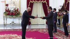 The ceremony of presenting the letters of credence took place in Istana Merdeka, Jakarta