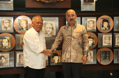 His Excellency Ardasher Qodiri, the Ambassador Extraordinary and Plenipotentiary of the Republic of Tajikistan, met with Mr. Basuki Hadimuljono, the Minister of Public Works and Housing of the Republic of Indonesia
