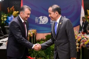 Prime Minister of Tajikistan Qohir Rasulzoda Meets President of Indonesia Joko Widodo