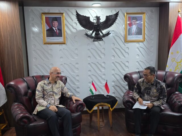 Ambassador of Tajikistan meets with Minister of Higher Education, Science and Technology of Indonesia