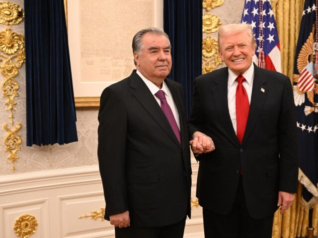 Президенти Ҷумҳурии Тоҷикистон Эмомалӣ Раҳмон бо Президенти Иёлоти Муттаҳидаи Амрико Доналд Трамп мулоқот намуданд