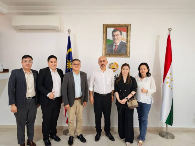Ambassador Meets with the Leadership of Eidosys Holdings